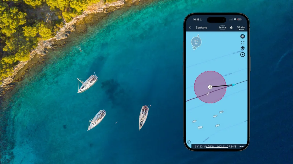 Anchor Watch – Screenshot of the Smartboatia anchor alarm feature on a smartphone, displayed over a bay with sailboats – GPS security zone and drift radius highlighted
